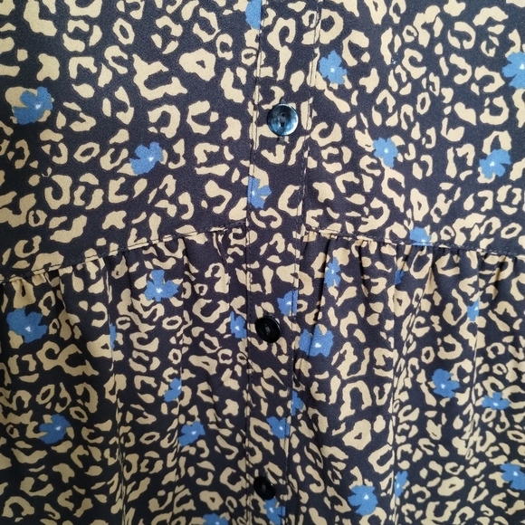 LOGO by Lori Goldstein Stretch Woven Button Front Blouse Animal Print Floral S - Picture 4 of 9